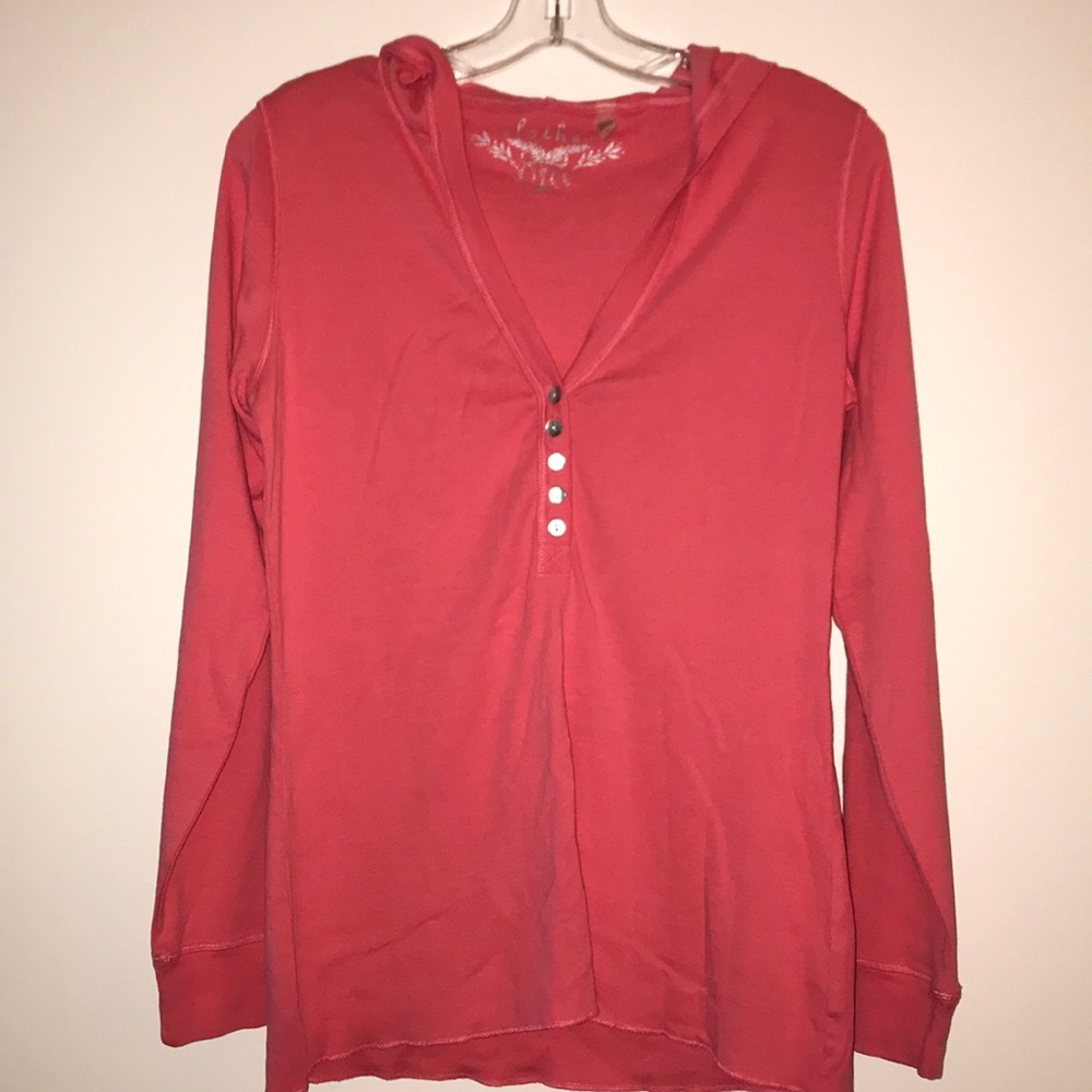 Long sleeve T-shirt w/hood